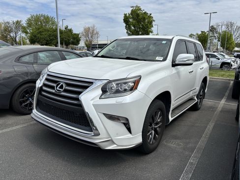 Used 2017 Lexus GX 460 Luxury w/ Sport Design Package image 6