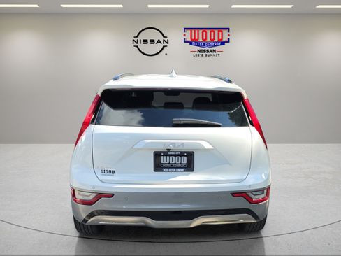Used 2024 Kia Niro Wave w/ Wave Preserve Package FWD image 3