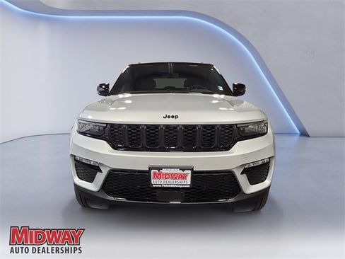 New 2025 Jeep Grand Cherokee Limited image 8