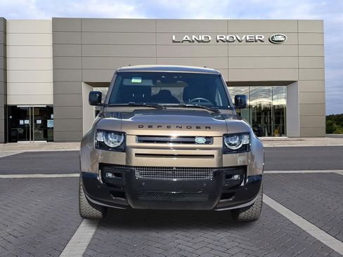 Certified 2024 Land Rover Defender 110 X-Dynamic SE AWD/4WD image 2