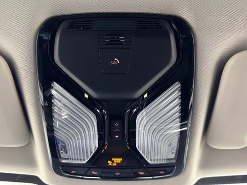 Used 2025 BMW X7 xDrive40i w/ Parking Assistance Package image 36