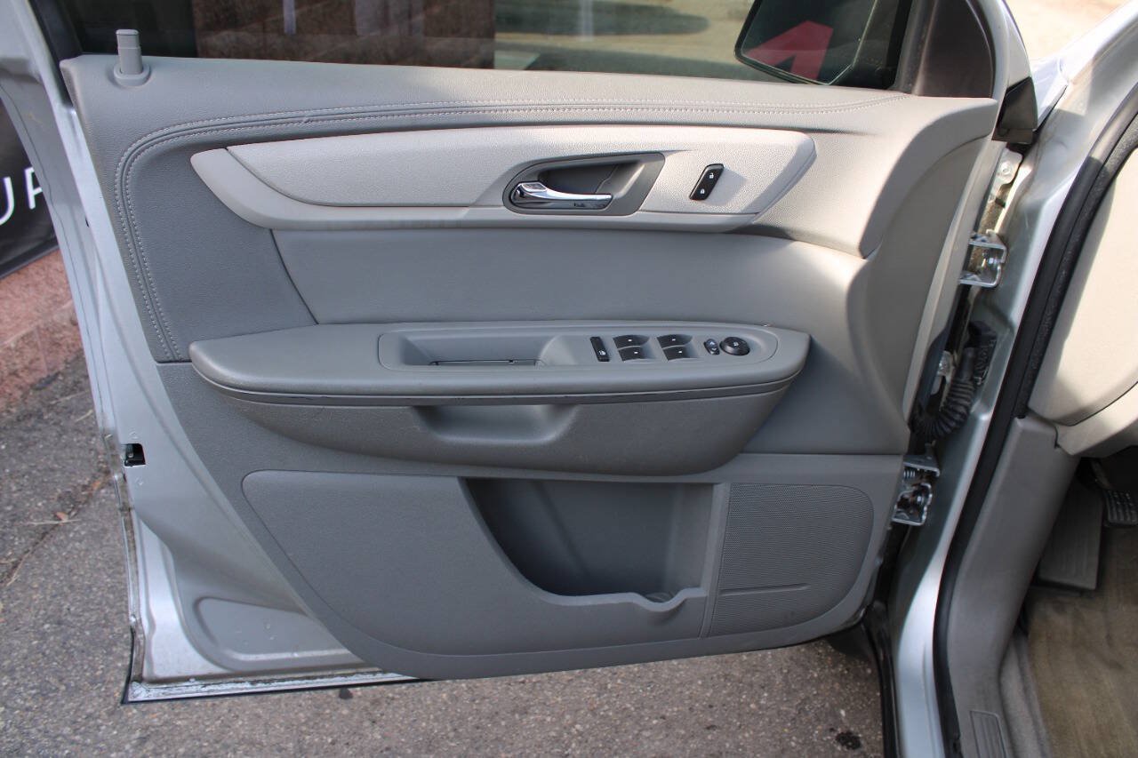 Used 2017 Chevrolet Traverse LS AWD/4WD image 18