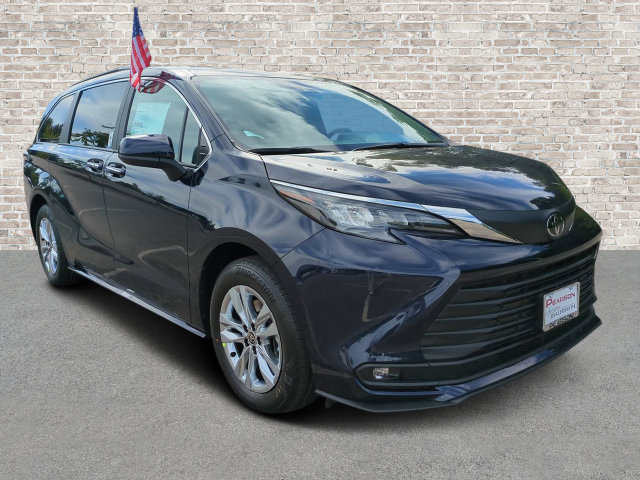 New 2026 Toyota Sienna XLE AWD/4WD image 1
