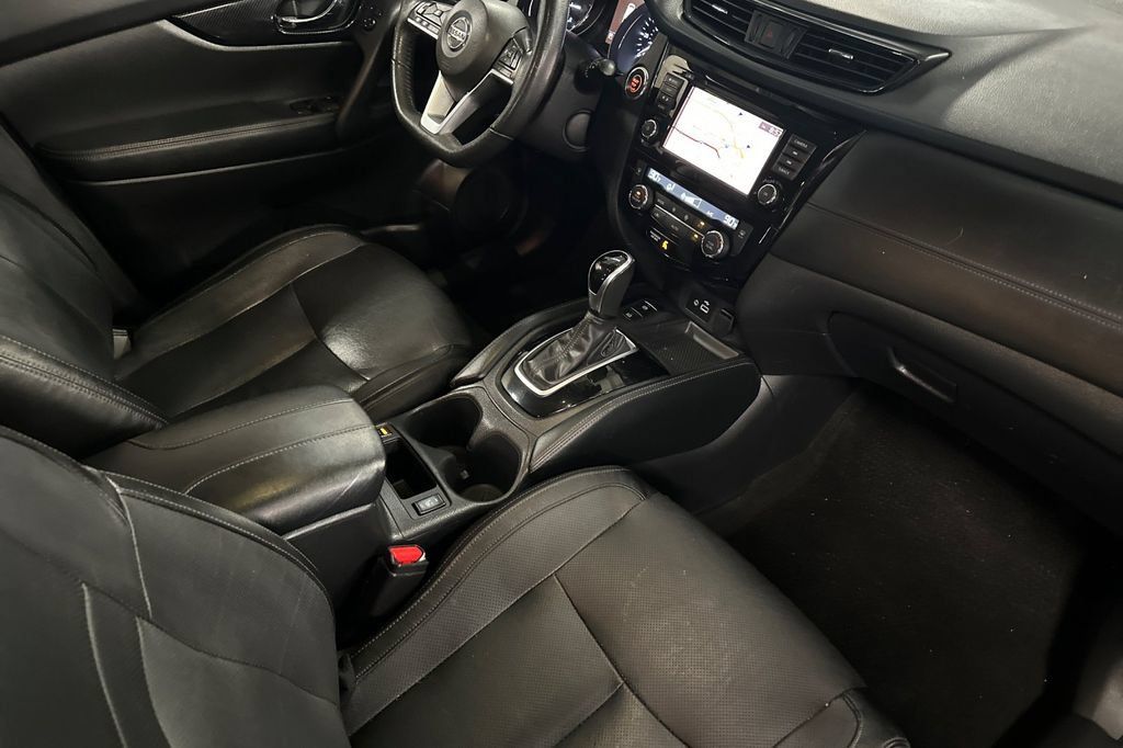 Used 2020 Nissan Rogue SL FWD image 18