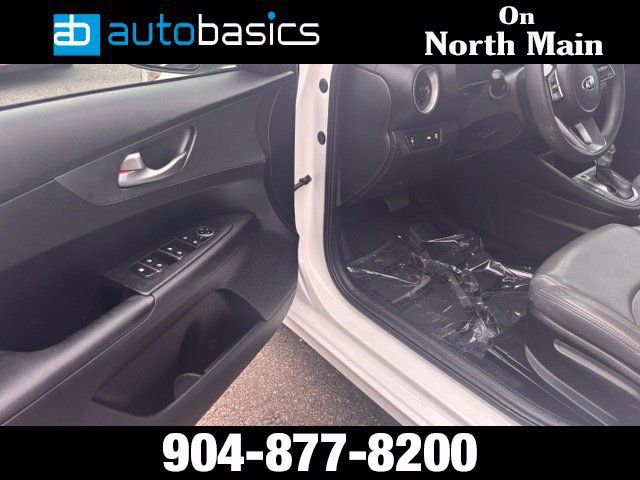 Used 2020 Kia Forte LXS FWD image 22
