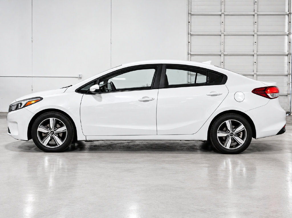 Used 2018 Kia Forte LX w/ LX Popular Package FWD image 2