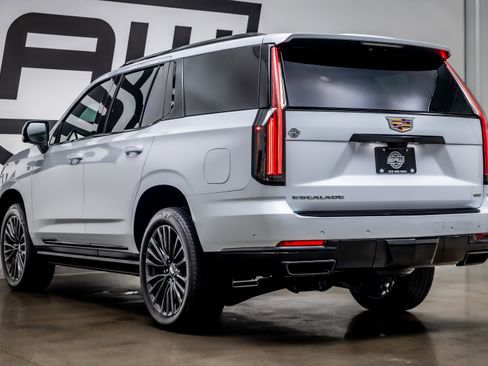 Used 2026 Cadillac Escalade Platinum Sport AWD/4WD image 32