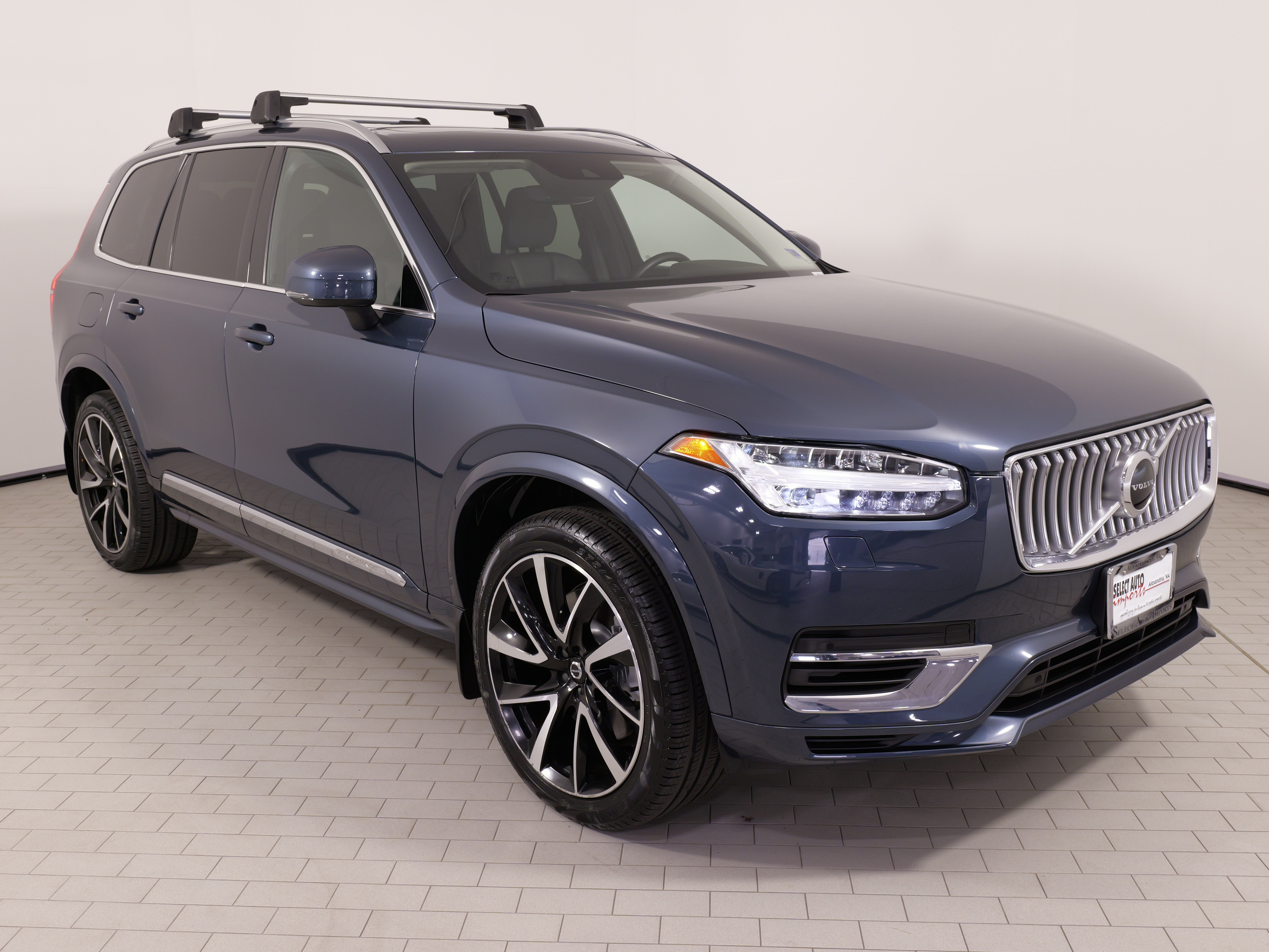Used 2021 Volvo XC90 T8 Inscription Expression w/ Protection Package Premier AWD/4WD image 6