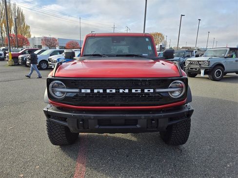 Used 2024 Ford Bronco Wildtrak image 2