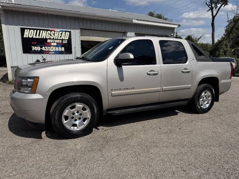 Used 2007 Chevrolet Avalanche LT AWD/4WD image 1