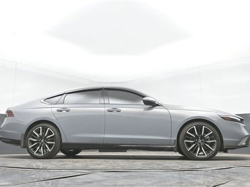 Used 2025 Honda Accord Touring image 47