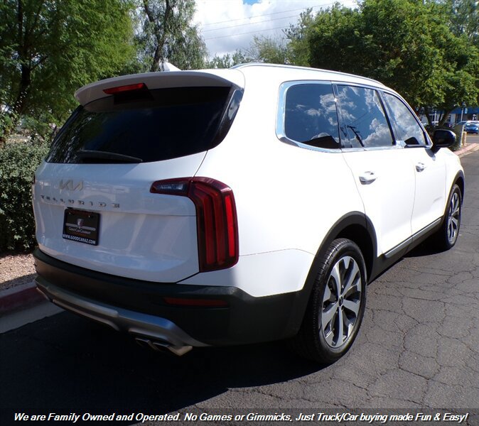 Used 2022 Kia Telluride EX w/ EX Premium Package FWD image 8