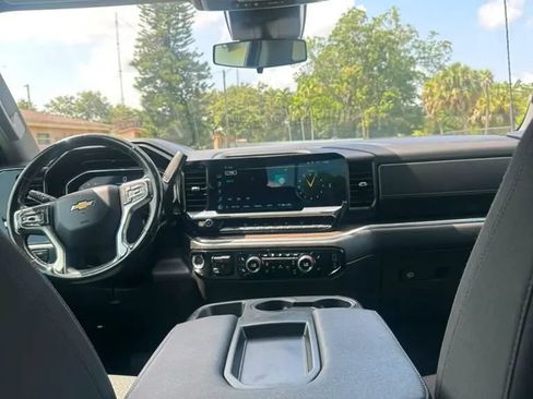 Used 2024 Chevrolet Silverado 2500 LT AWD/4WD image 17