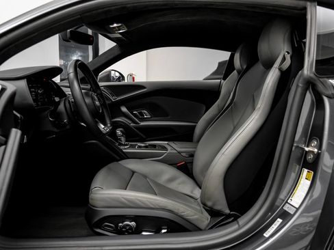 Used 2018 Audi R8 V10 AWD/4WD image 8