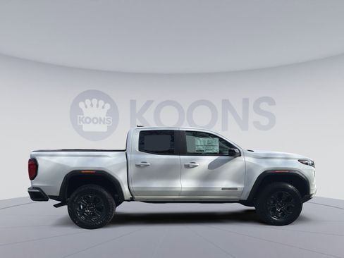 New 2025 GMC Canyon Elevation w/ Convenience Package image 8