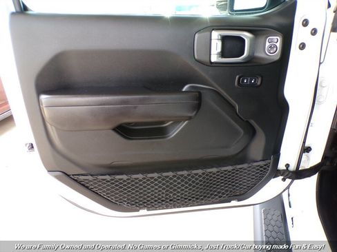 Used 2018 Jeep Wrangler Unlimited Sport S AWD/4WD image 9