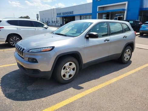 Used 2014 Jeep Cherokee Sport w/ Cold Weather Group AWD/4WD image 7