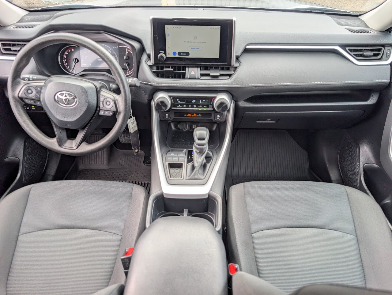 Used 2025 Toyota RAV4 LE FWD image 4