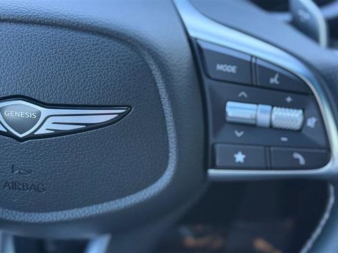 Used 2025 Genesis G70 2.5T AWD/4WD image 25