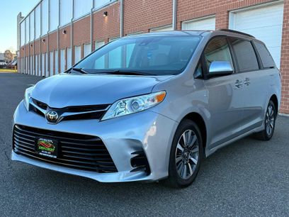 Used 2018 Toyota Sienna LE