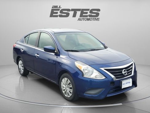 Used 2019 Nissan Versa SV FWD image 5