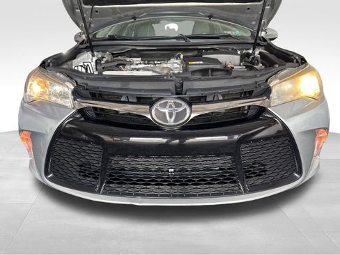 Used 2017 Toyota Camry SE FWD image 21