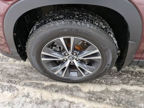 Used 2019 Toyota Highlander LE image 23