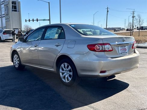 Used 2012 Toyota Corolla LE image 9