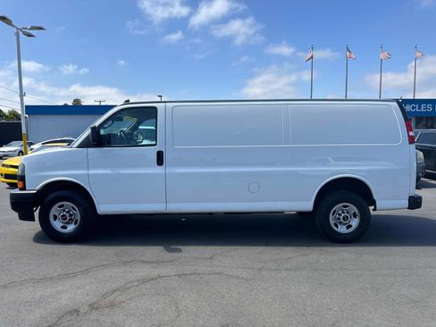 Used 2023 GMC Savana 2500 Extended w/ Driver Convenience Package image 8