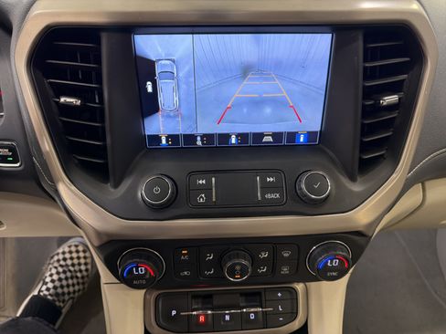 Used 2022 GMC Acadia Denali w/ Denali Technology Package FWD image 21