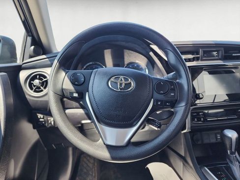 Used 2017 Toyota Corolla LE w/ Carpet Mat Package (TMS) FWD image 12