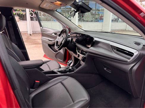 Used 2024 Buick Encore GX Sport Touring image 10