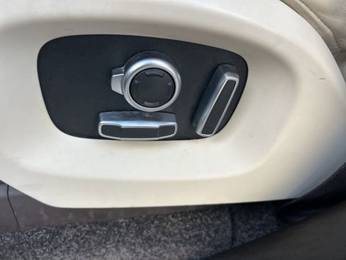 Used 2017 Land Rover Range Rover HSE image 34