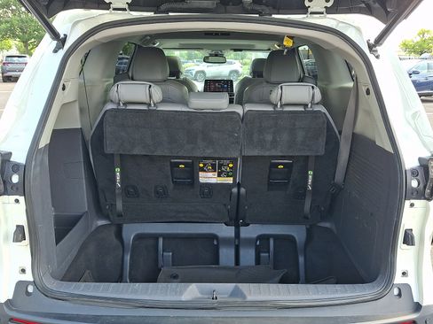 Used 2021 Toyota Sienna XLE AWD/4WD image 29