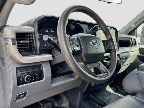 Used 2023 Ford F250 XL w/ FX4 Off-Road Package AWD/4WD image 9