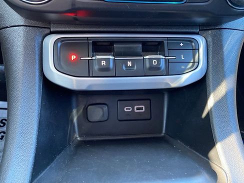 Used 2020 GMC Acadia SLE image 19