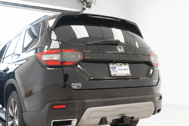 Certified 2024 Honda Pilot Elite image 38