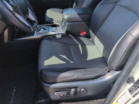 Used 2022 Toyota 4Runner SR5 Premium image 11