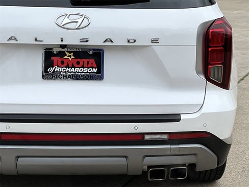 Used 2024 Hyundai Palisade Limited image 6