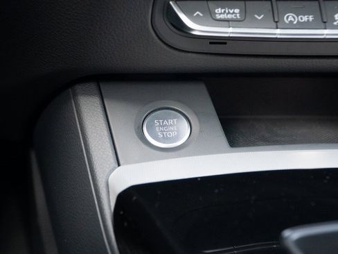 Certified 2025 Audi Q5 2.0T Premium w/ Convenience Plus Package image 28