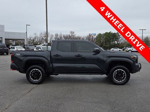 Used 2024 Toyota Tacoma TRD Off-Road image 6