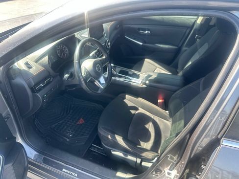 Certified 2022 Nissan Sentra SR w/ Electronics Package FWD image 8