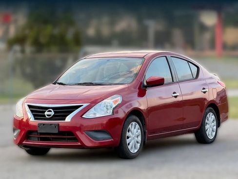 Used 2015 Nissan Versa SV FWD image 6