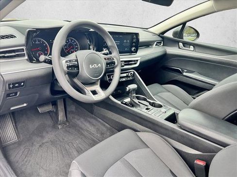 Used 2022 Kia K5 LXS FWD image 9