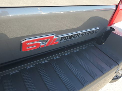 Used 2024 Ford F250 Platinum image 9