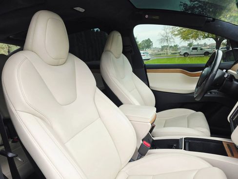 Used 2021 Tesla Model X Performance image 28