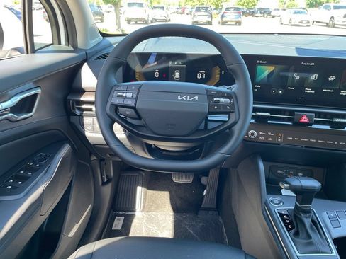 New 2026 Kia Sportage EX FWD image 12