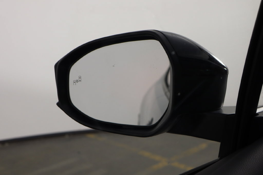 Used 2026 Toyota Prius LE FWD image 40