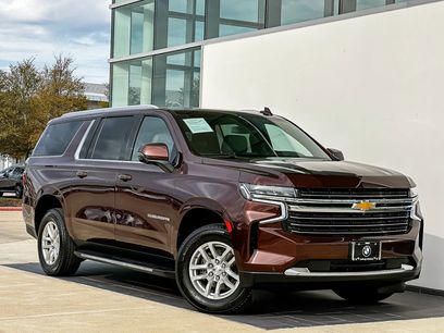 Used 2023 Chevrolet Suburban LT w/ Luxury Package