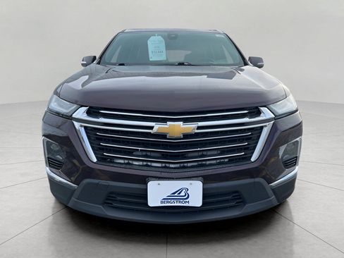 Used 2023 Chevrolet Traverse LT image 3